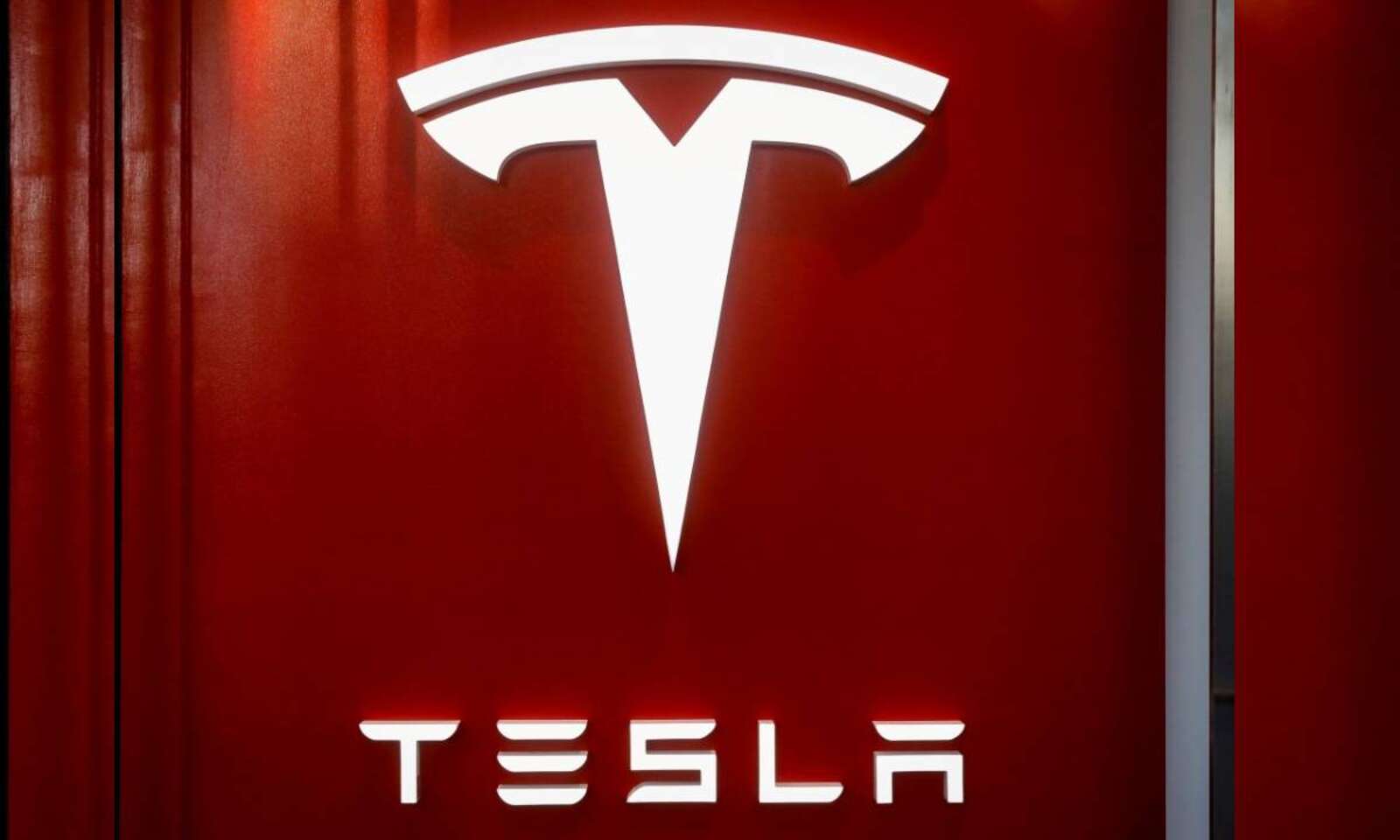 Tesla profi ts dip in Q2 due to China lockdowns