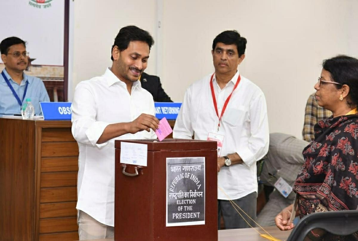 AP CM Jagan casts his vote in Presidential election