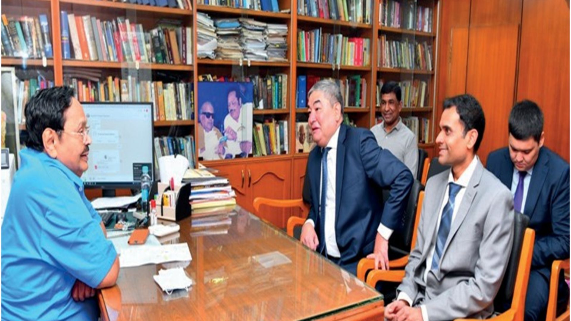 NURLAN ZHALGASBAYEV, AMBASSADOR OF KAZAKHSTAN TO INDIA CALLED ON THE HONBLE MINISTER FOR WATER RESOURCES.