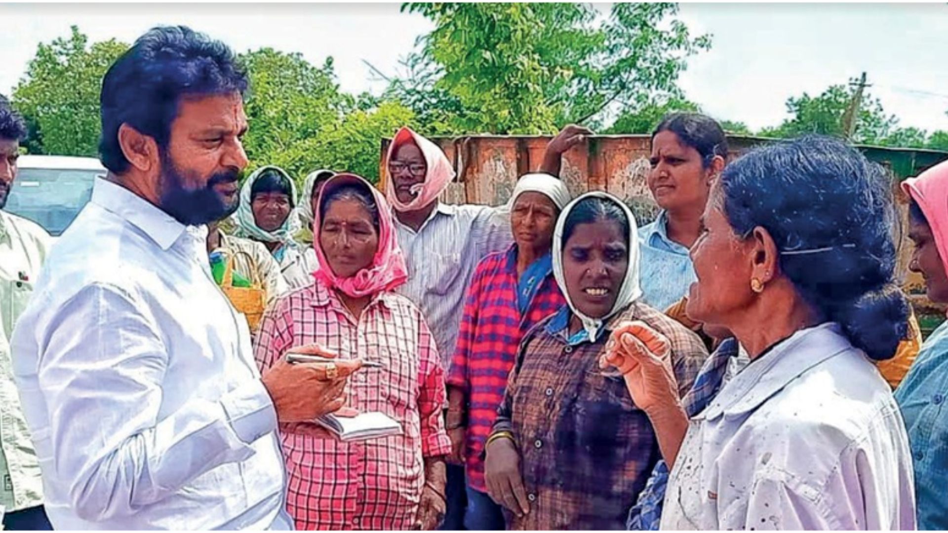 Ramagundam MLA visited to collect problems of women farmers