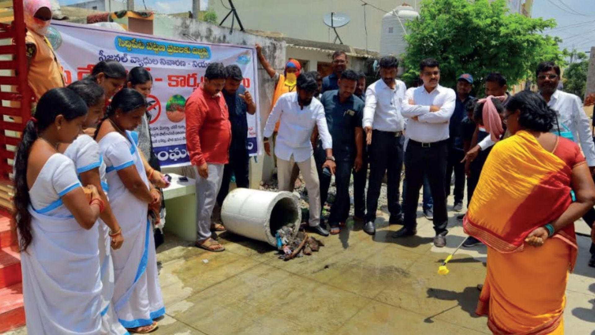 Minister organized a free eye camp at Indira Nagar High School