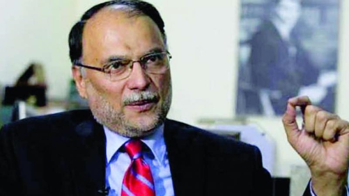 Pak minister warns India of 'potentially catastrophic consequences' from Kashmir tensions