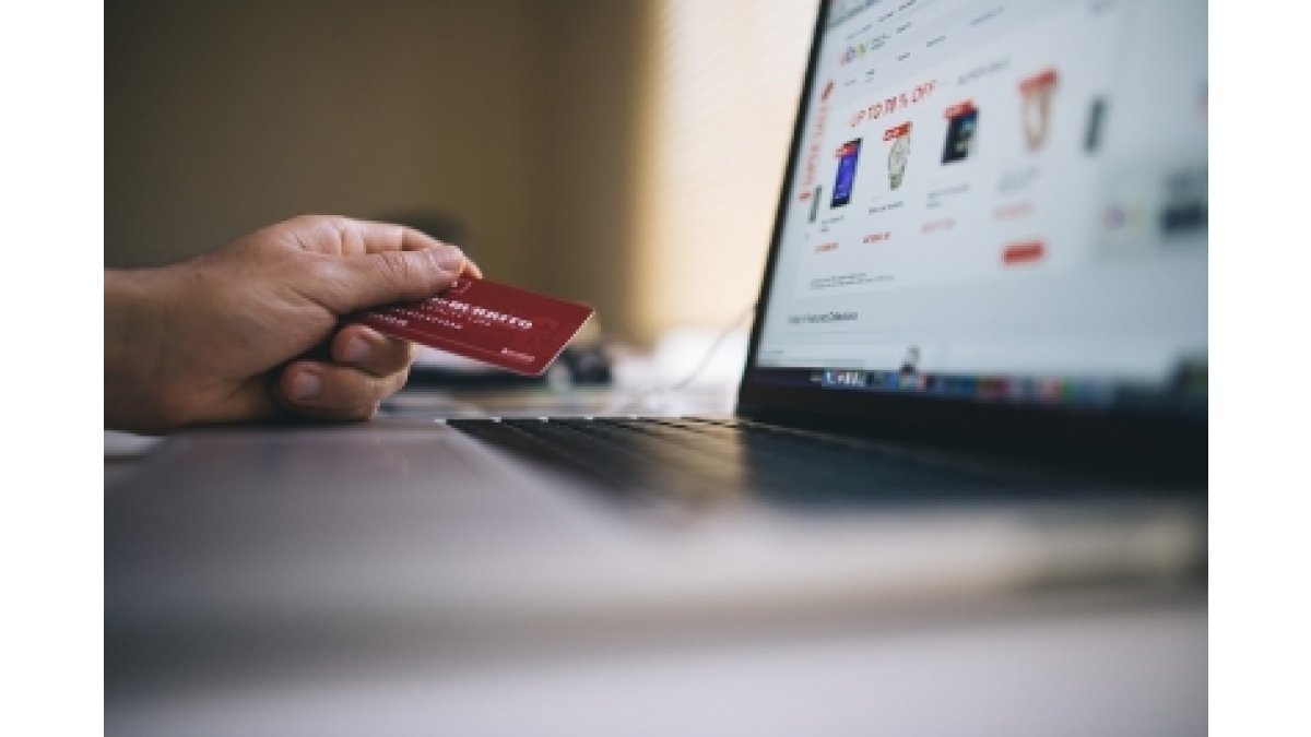 Australian online shopping continues surge in record financial year