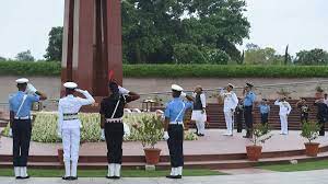 Kargil Vijay Diwas:Service chiefs lay wreaths at National War Memorial