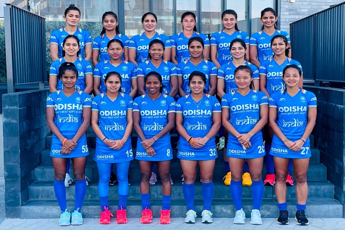 Indian women's hockey team leaves for CWG from Barcelona