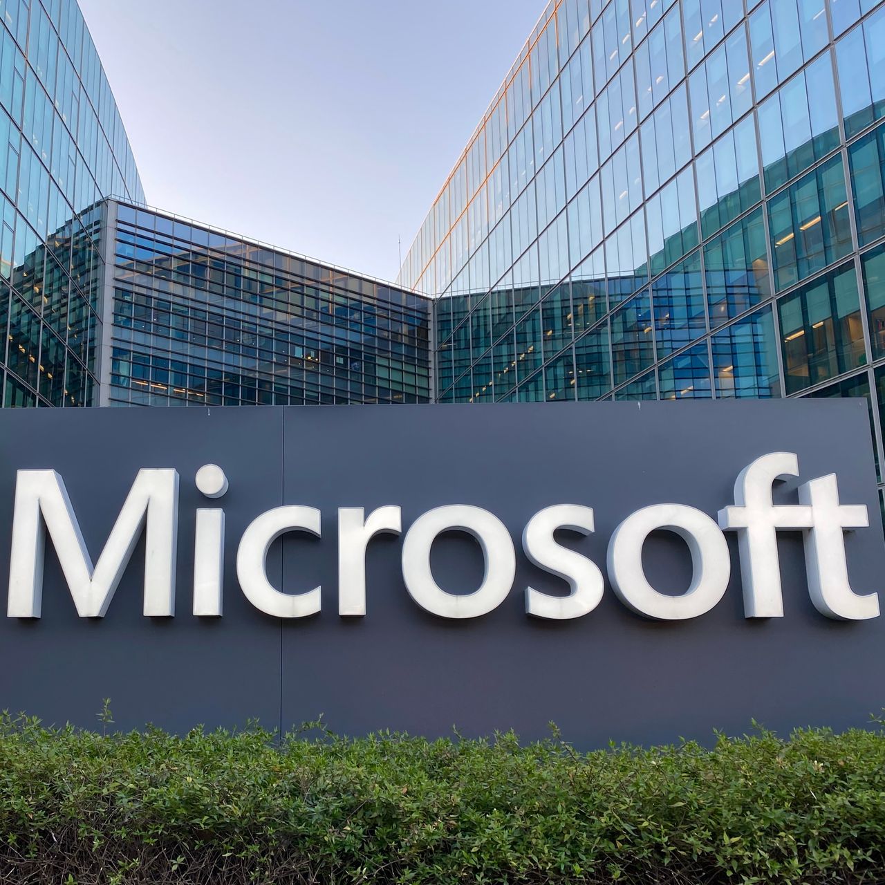 Microsoft stock up 5% despite missing revenue estimates