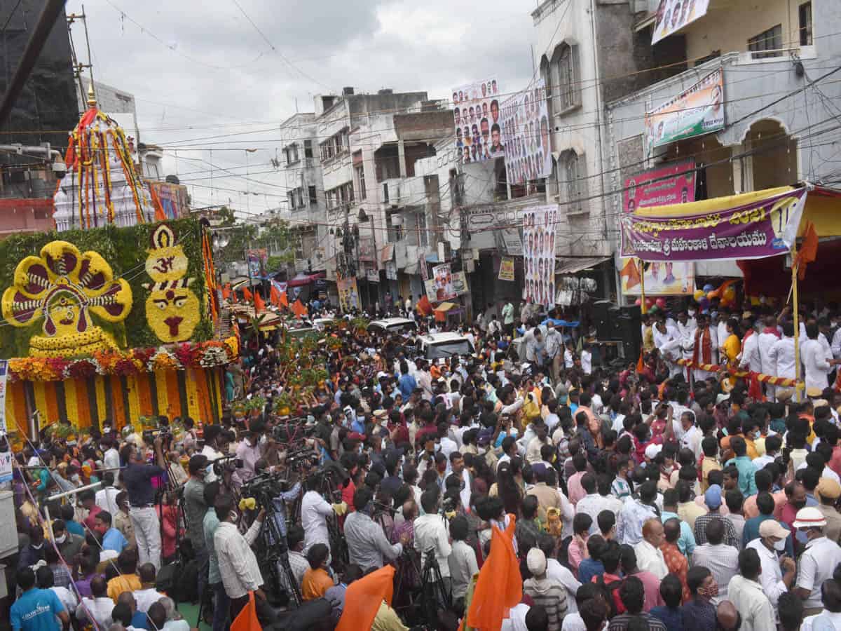 Traffic curbs in Old city for Bonalu processions on July 24 & 25