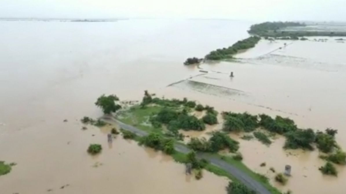 Monsoon fury continues in Telangana, Godavari flowing above danger mark