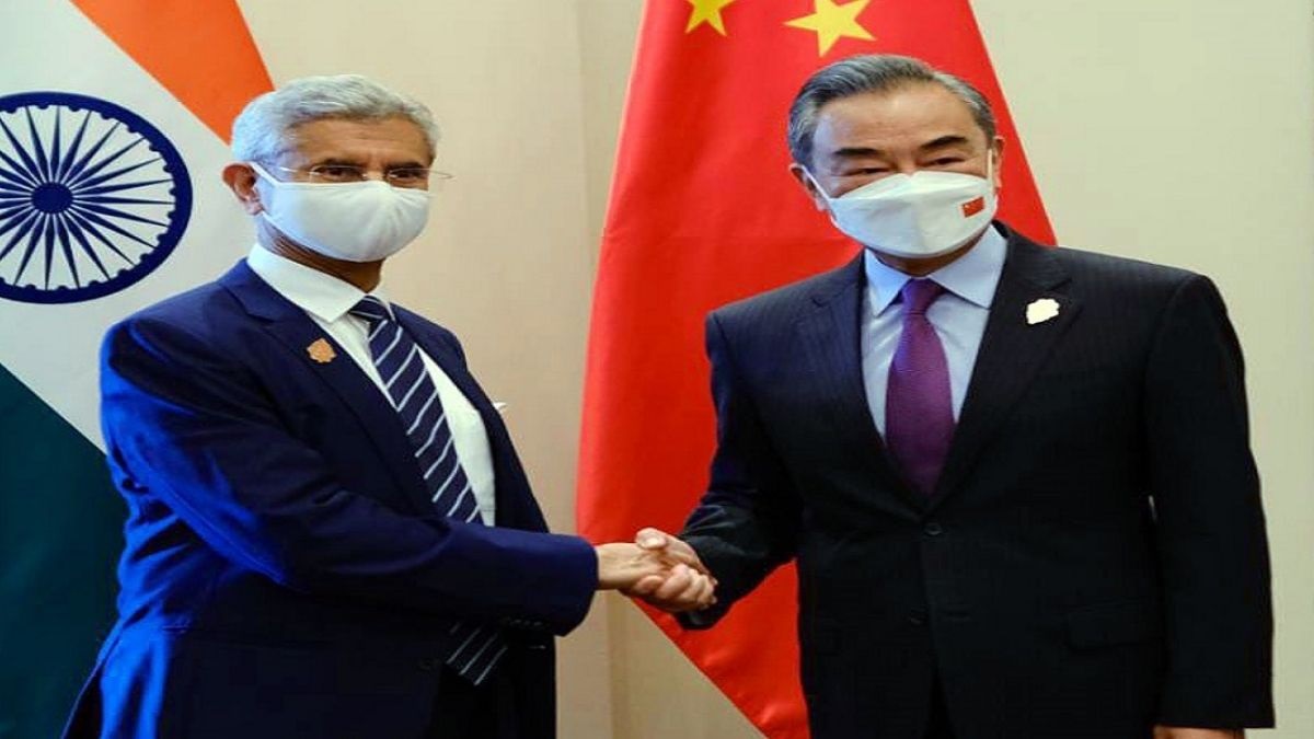 Jaishankar, Chinese FM discuss border situation