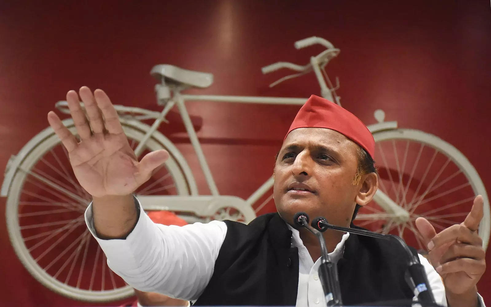 Akhilesh to make 'fresh start' after MLAs meet on Tuesday