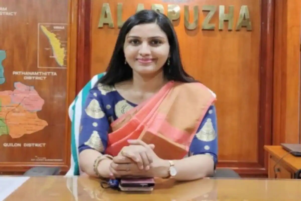 Kerala: Husband takes over as Alappuzha collector from wife