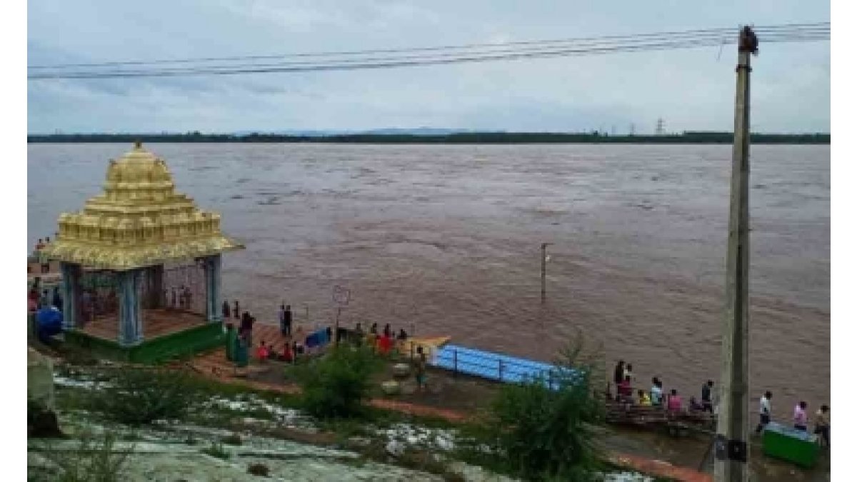 TELANGANA DISTRICTS ALONG GODAVARI RIVER ON ALERT