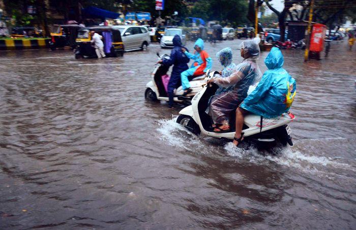 Highways flooded, holiday for schools & colleges as heavy rains lash K'taka