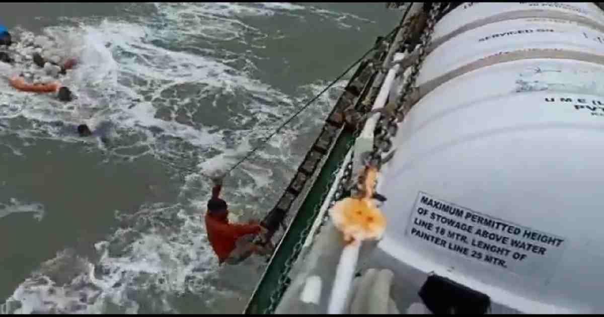 27 Bangladeshi fishermens rescued by the Indian Coast Guard