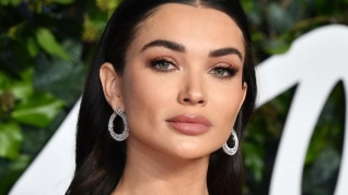 AMY JACKSON FURIOUS OVER SLAUGHTER OF 100 DOLPHINS ON FAROE ISLANDS