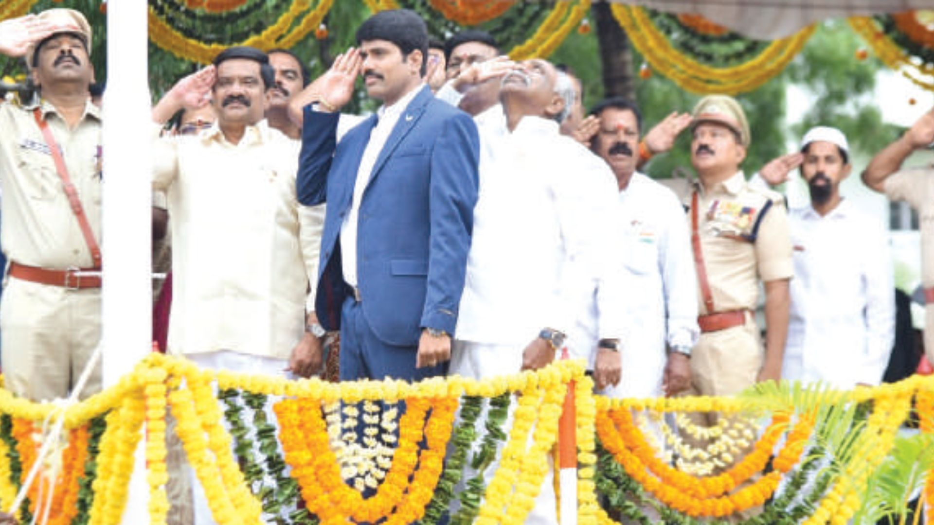 Min Vemula Prashant Reddy unveiled the tricolor flag