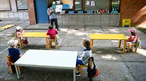 Kids return to Philippine schools post-Covid
