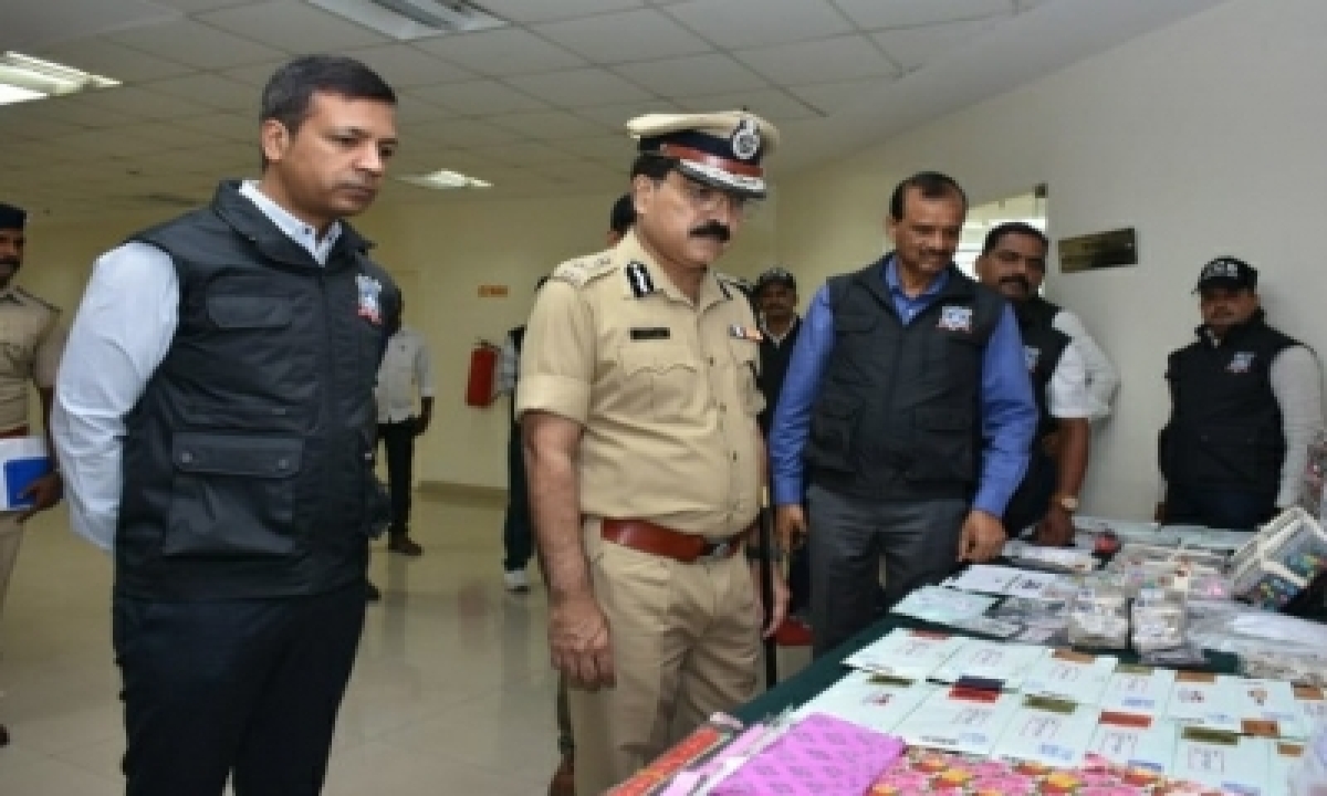 Drug peddling gang operating in metro cities busted; K'taka police seize Rs 2 cr drug substances