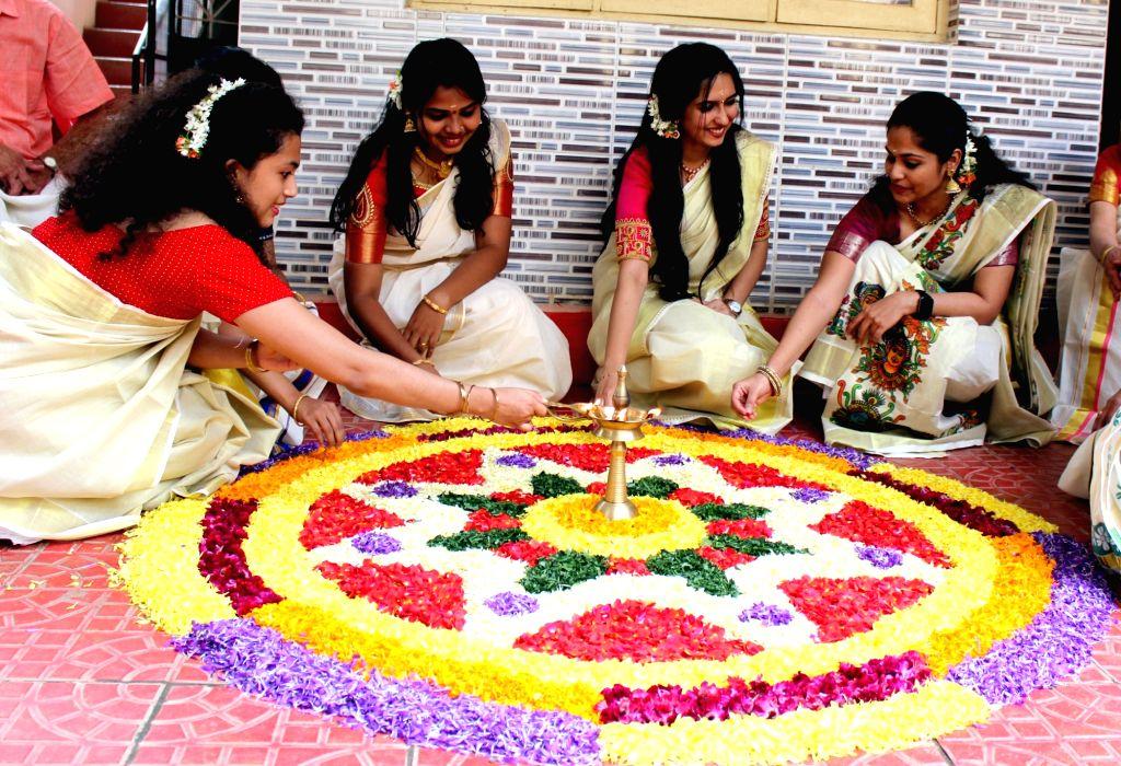 President Murmu, PM Modi and others extend their wishes on Thiruvonam