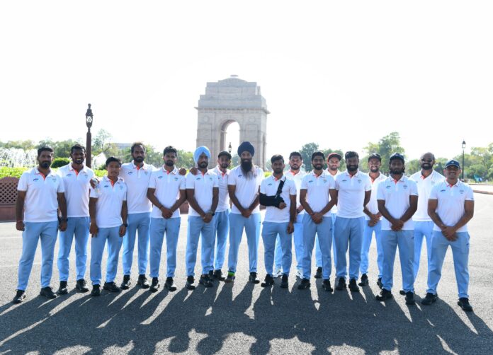 Indian men's hockey team post their victorious return from CWG 2022, visits National War Memorial
