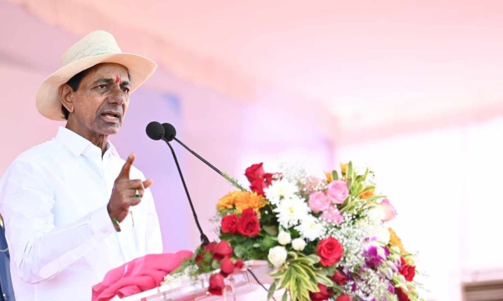 Free power to farmers in country, after non-BJP govt forms in 2024: CM KCR