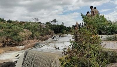 Search launched for 3 medical students feared washed away in K'taka lake