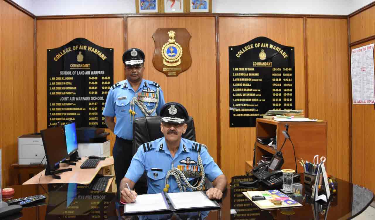 Air Vice Marshal Manish Khanna assumes command of CAW, Secunderabad