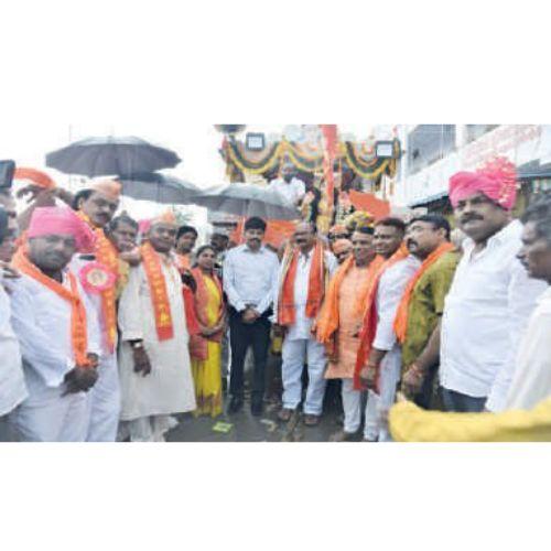 Collector Pujas at Sarvajanik Ganesh Mandali