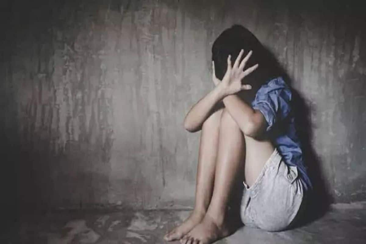 Andhra youth pours acid into minor girl’s mouth, slits throat