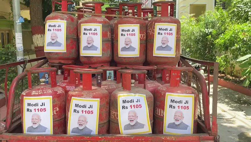 TRS hits back at FM with PM’s pictures on LPG cylinders Hyderabad: A day after Union Finance Minister Nirmala Sitharaman pulled up a district collector in Telangana on not finding Prime Minister Narendra Modi's photo at a PDS shop, supporters of Telangana Rashtra Samithi (TRS) on Saturday pasted Modi's posters on LPG cylinders. The posters put up on cooking gas cylinders carried Modi's photographs along with price of each cylinder Rs 1,105. The TRS took the jibe at the Prime Minister over the massive hike in the price of cooking gas during the last eight years. The TRS leaders pointed out that the price of LPG was only Rs 410 in 2014 when Modi became the Prime Minister. "You wanted pictures of Modi ji, Here you are @nsitharaman Ji," tweeted TRS leader Krishank Manne with a video clip of Modi's posters on LPG cylinders. The TRS's protest came a day after Nirmala Sitharaman hauled up Kamareddy district Collector Jitesh V. Patil as Prime Minister's photos were not displayed at a fair price shop. She publicly expressed her anger saying that Centre is supplying free rice to poor under the Prime Minister's Garib Kalyan Yojana and yet Prime Minister Modi's photos did not find place in fair price shops of Telangana. Sitharaman was on a visit to Zaheerabad Lok Sabha constituency since September 1 as part of BJP's Lok Sabha Pravas Yojana. The Central minister's action came under criticism from various quarters. TRS working president K. T. Rama Rao stated that he was appalled by the unruly conduct of the union finance minister with the District Magistrate/Collector of Kamareddy. "These political histrionics on the street will only demoralise hardworking All India Services officers," he said. Continuing his attacks on the central minister, Rama Rao on Saturday told Sitharaman that it's time to put up banners 'Thanks to Telangana' at PDS shops in all BJP ruled states. "Since our FM is going around lecturing how 'Modi Sarkar' is the Giver. Here are the facts and figures. For every Rupee that Telangana contributes to the Nation, we only get back 46 paisa! Madam, time to put up a banner: "Thanks to Telangana in all BJP states' PDS shops," KTR tweeted.