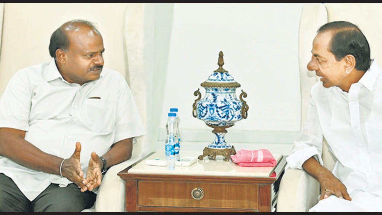 KCR discusses agenda of proposed national party with Kumaraswamy