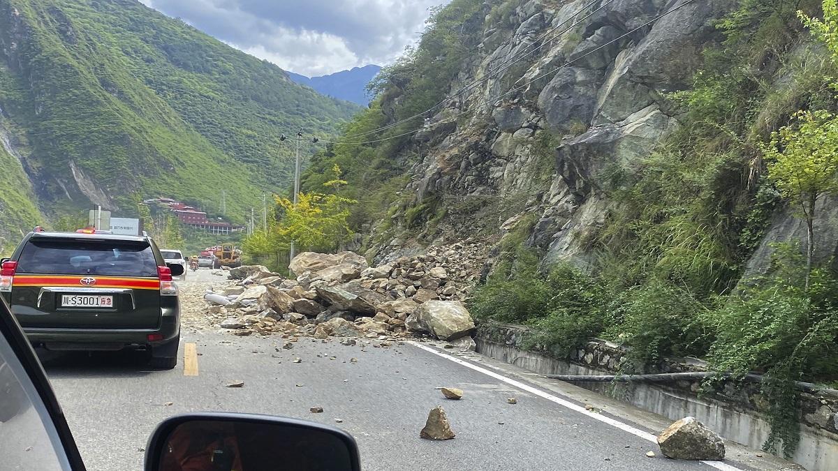 21 killed in 6.8-magnitude quake in Sichuan