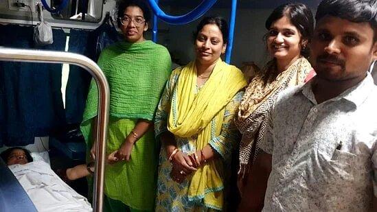 Medico Helps Pregnant Woman Deliver Baby on Train