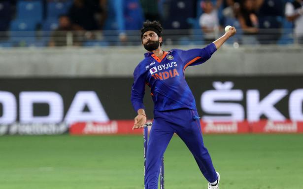 Asia Cup 2022: Ravindra Jadeja out of tournament due to right knee injury, Axar Patel named replacement