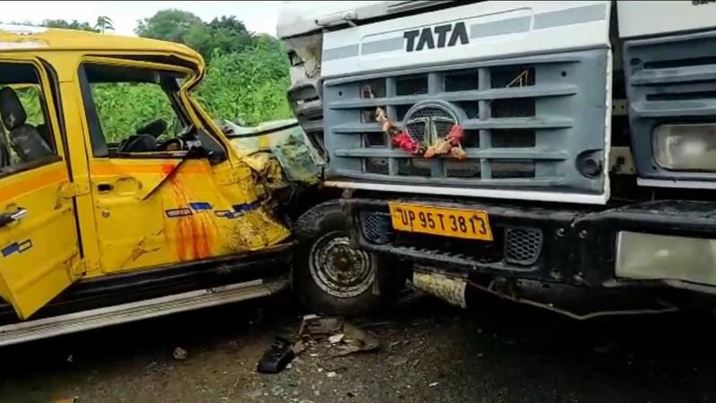 Kids among 15 injured as UP school bus overturns