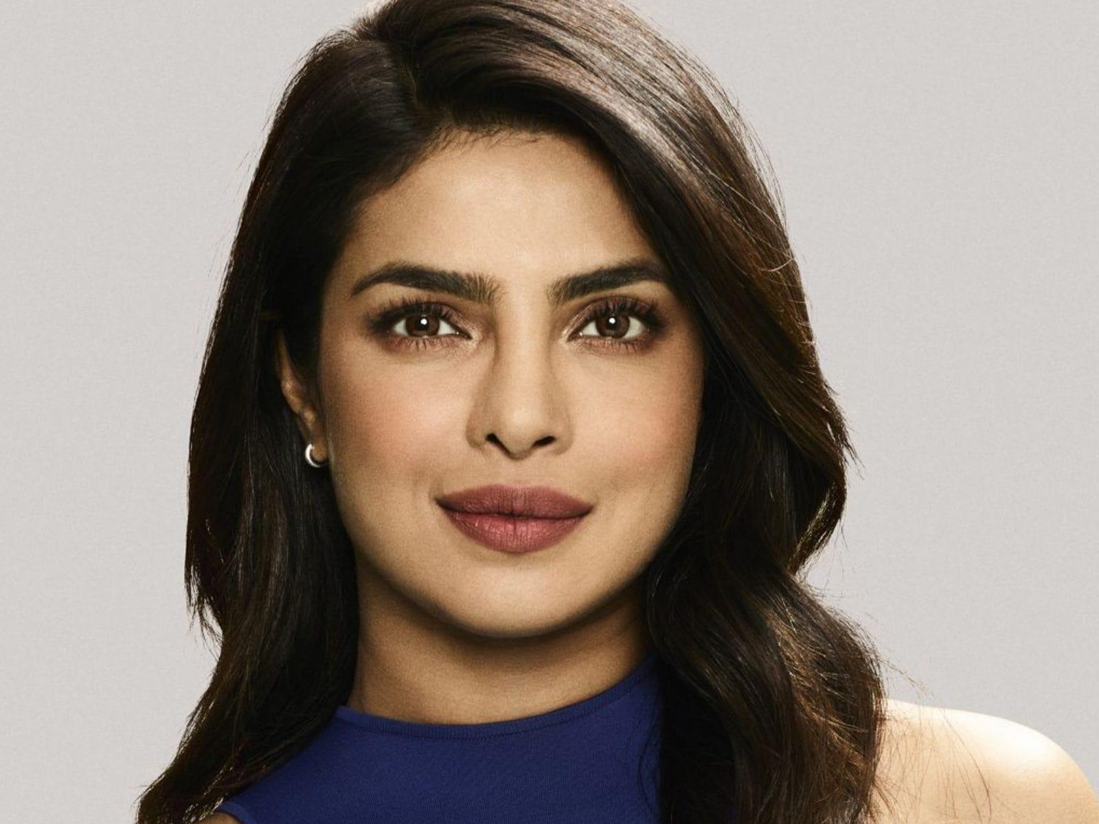 Priyanka announces opening of 1st Victoria's Secret store in India