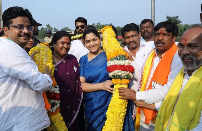 Kushbu joins roadshow of BJP's Araku LS candidate Kothapalli Geetha on Tuesday