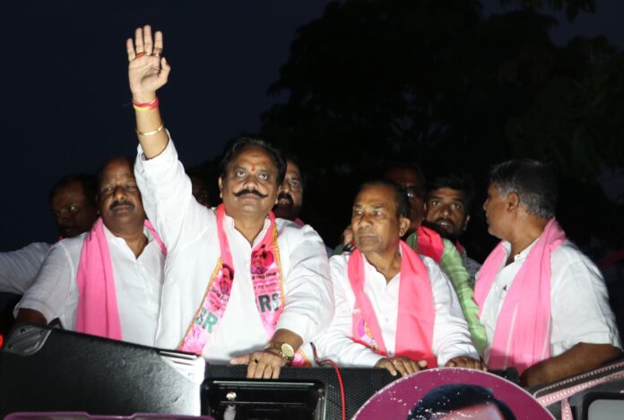 Anil Kumar along with Zaheerabad MLA K. Manik Rao held a road show at Koir, Jerasangam, on Friday.