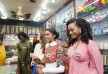Miss World contestants shopped at select shops in the historic Lad Bazaar at Charminar in Hyderabad