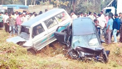 Chain Collision on Tumakuru Kunigal Highway Leaves Two Dead and Nine Injured Including DySP
