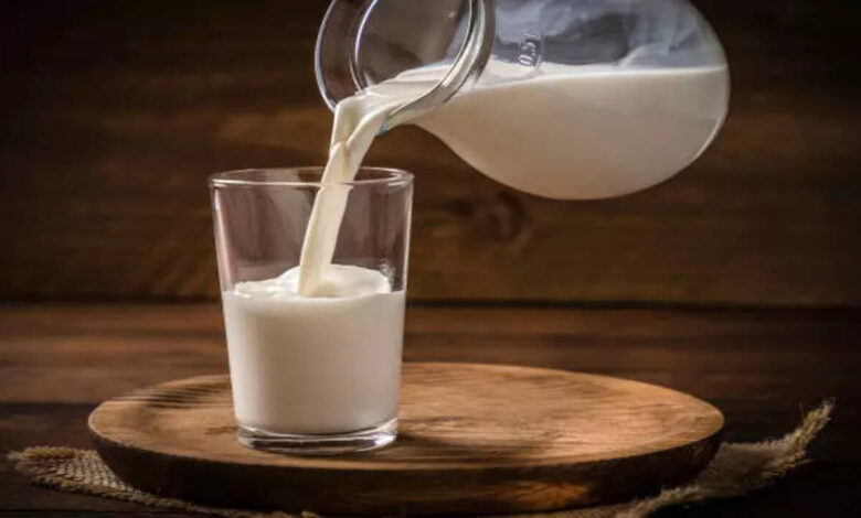 How a Warm Glass of Milk at Night Improves Sleep and Immunity