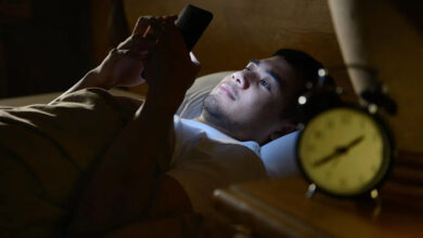 Late Night Habit After 11 PM Linked to Weight Gain Belly Fat and Hair Loss Experts Caution