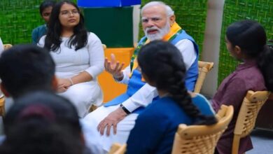 PM Modi Urges Discipline and Daily Habits as Students Share Viksit Bharat Vision