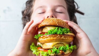 Seven Practical Ways to Control Junk Food Cravings Before They Control You
