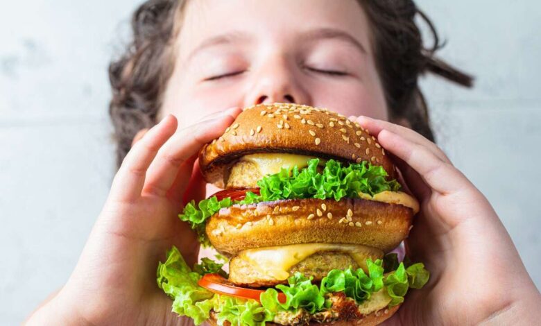Seven Practical Ways to Control Junk Food Cravings Before They Control You