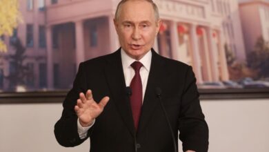 Russia Bans WhatsApp and Telegram in Major Digital Clampdown
