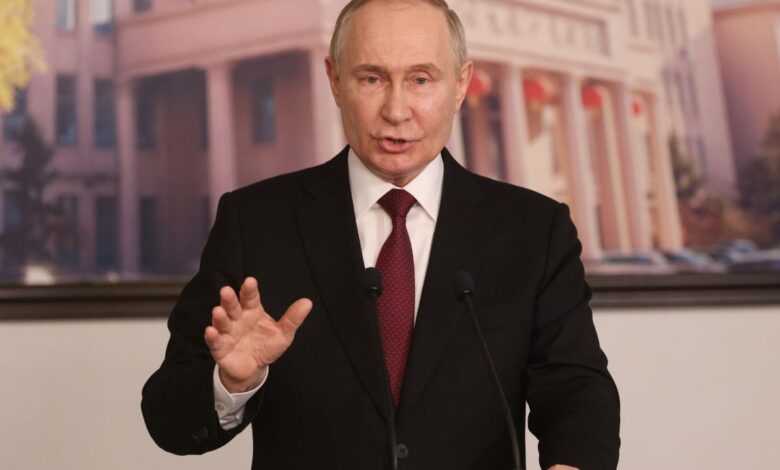 Russia Bans WhatsApp and Telegram in Major Digital Clampdown