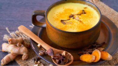 How Drinking Turmeric Milk at Night Can Affect Your Body Positively and Negatively