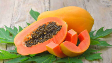 Papaya in Summer Safe or Risky Experts Explain Who Should Avoid This Popular Fruit