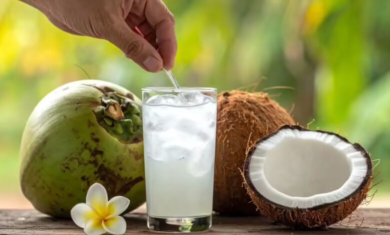Why Coconut Water Becomes a Popular Summer Drink and What Health Experts Say